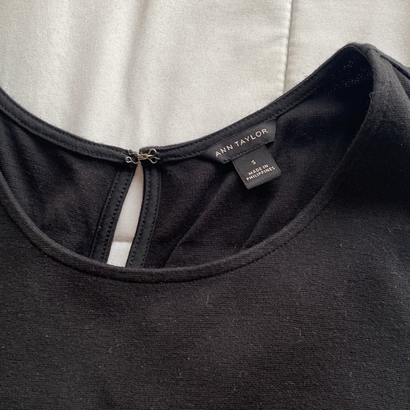 Anne Taylor Sleeveless Top - Picture 4 of 7